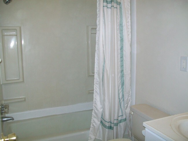 Foto del edificio - 207 N Fern Ave
