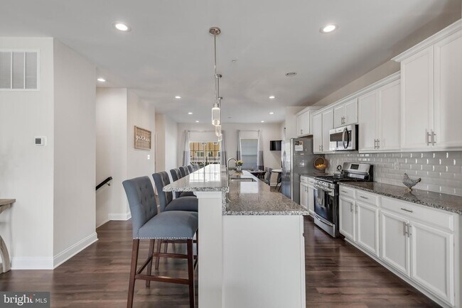 Foto del edificio - 11411 Tolkien Ave