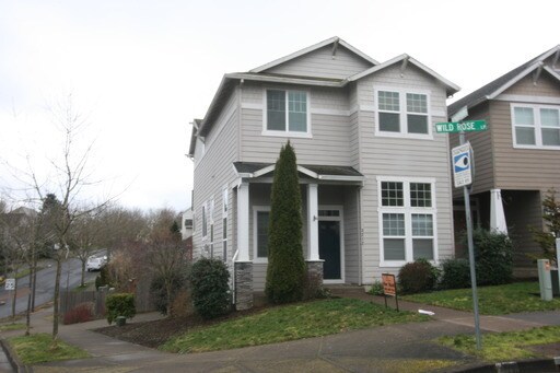 Primary Photo - Beautiful 4 Bedroom 2.5 Bath In West Linn ...