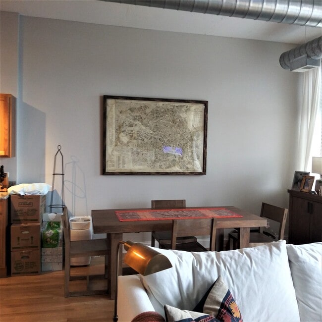 Building Photo - 1000 W Adams St