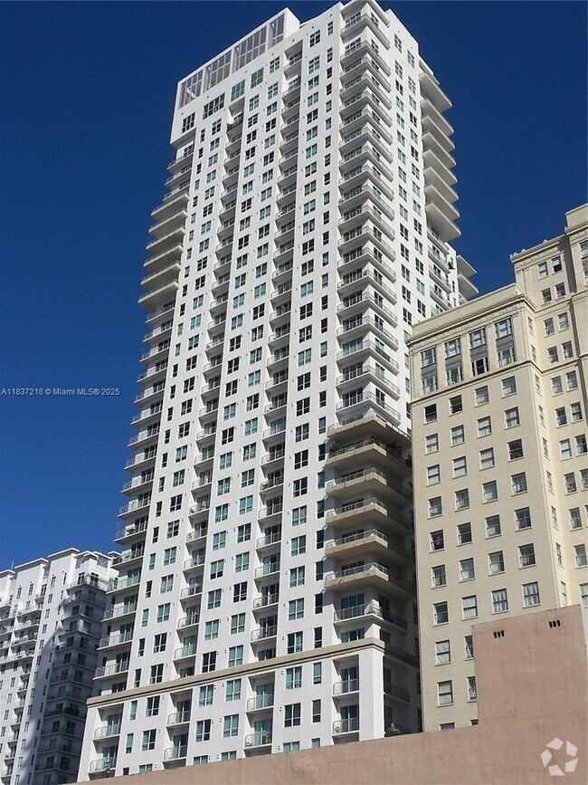 Building Photo - 133 NE 2nd Ave