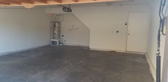 Building Photo - 6431 Los Robles Ave