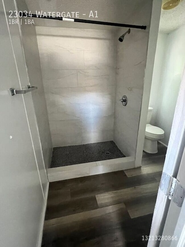 Building Photo - 23034 Watergate-A1