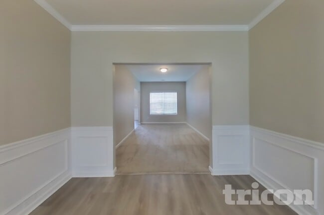 Building Photo - 7587 Poplar Falls St