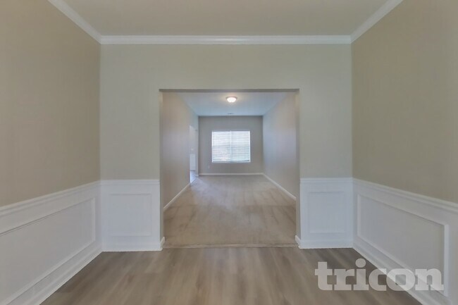 Foto del edificio - 7587 Poplar Falls St