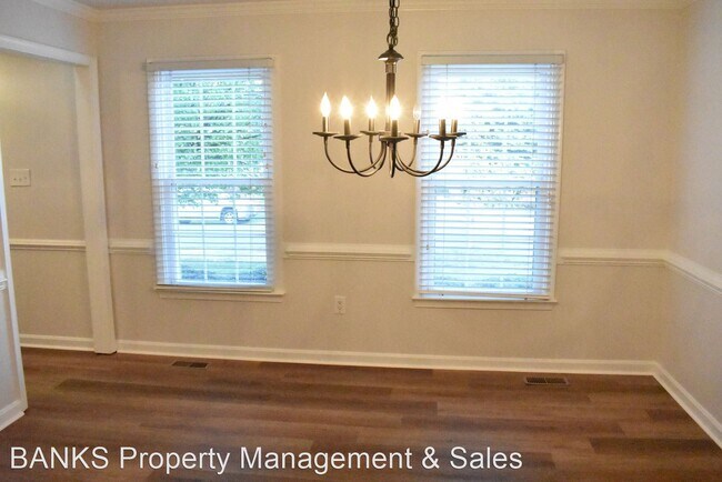 Foto del edificio - 4 br, 2.5 bath House - 11709 New Bond St