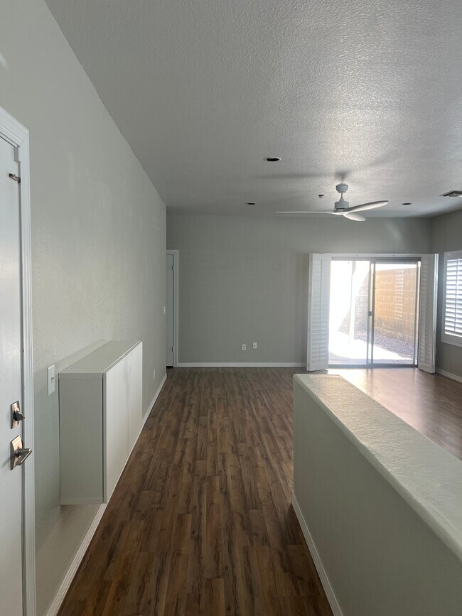 Foto del edificio - 7500 E Deer Valley Rd