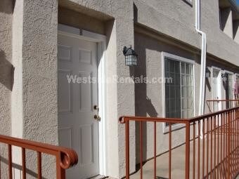 Foto del edificio - 1064 Bennett Ave
