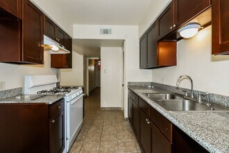 Building Photo - 3003 Falk Ct