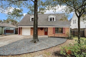 Building Photo - 1051 Gardenia Dr