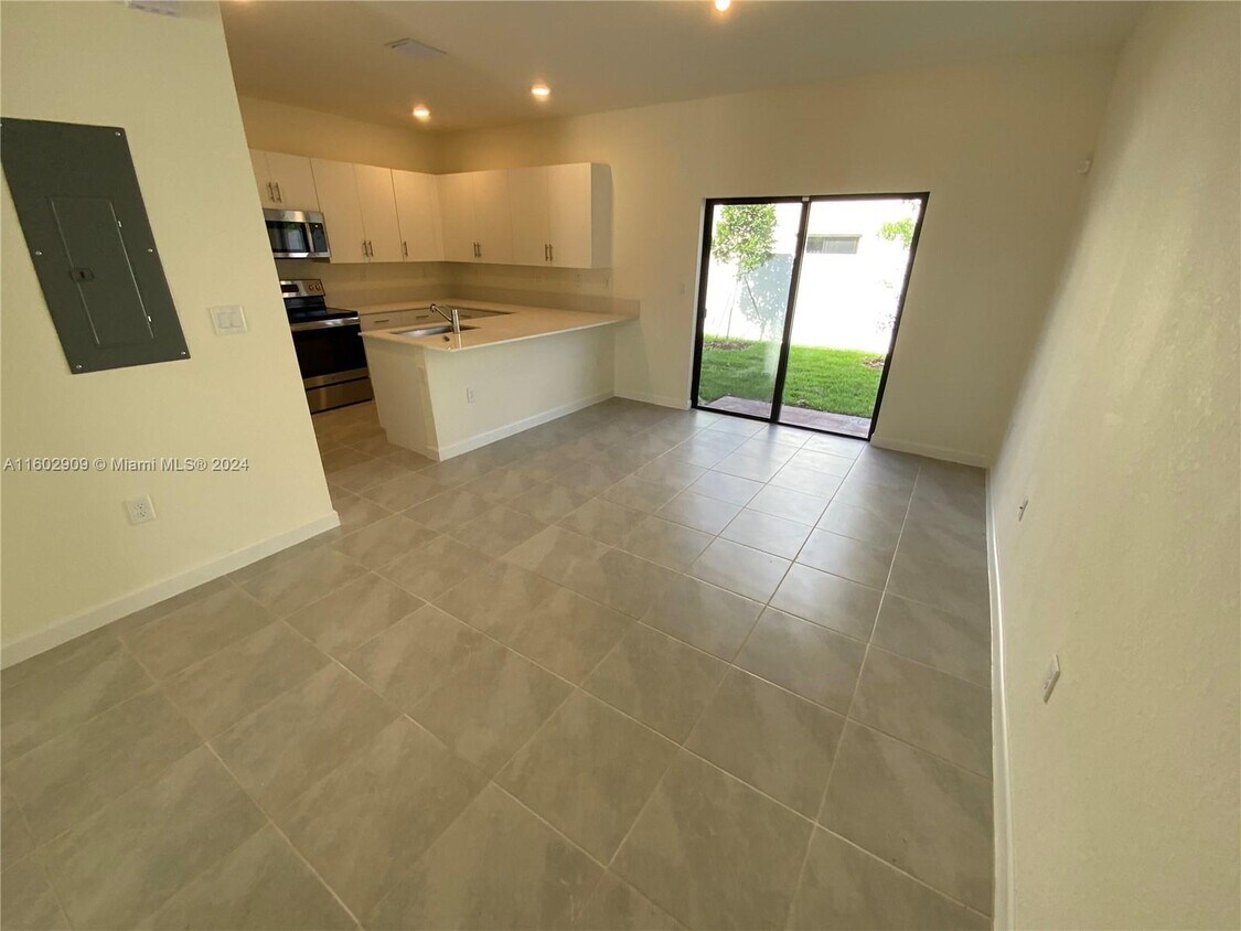Foto principal - 11455 W 33rd Ln
