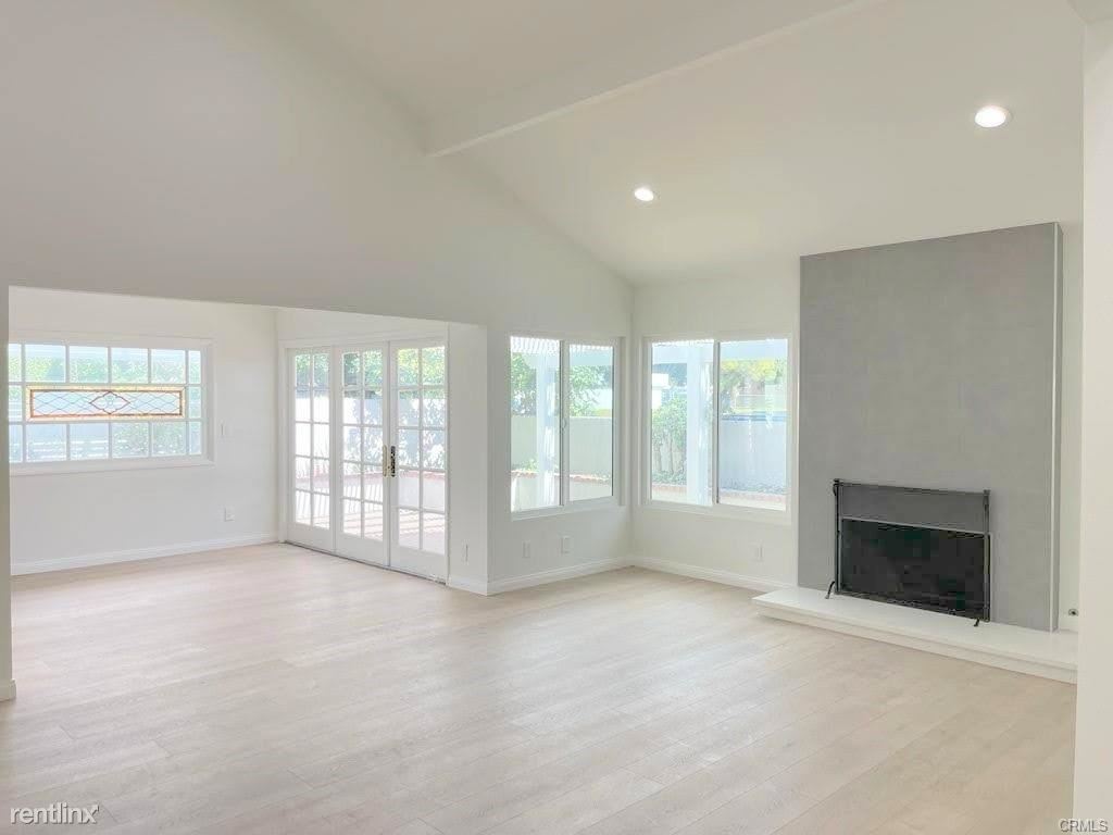 Primary Photo - 4 br, 2 bath House - 2 Sparrowhawk