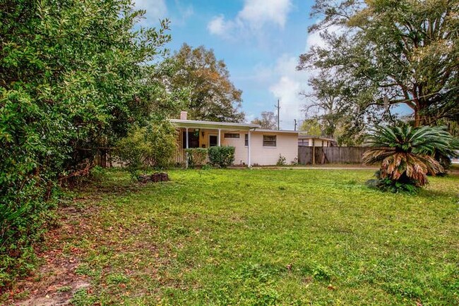 Building Photo - 2415 Marble Dr