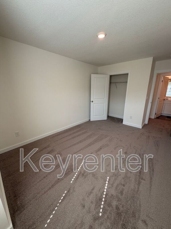 Foto del edificio - 7033 Randleman Dr