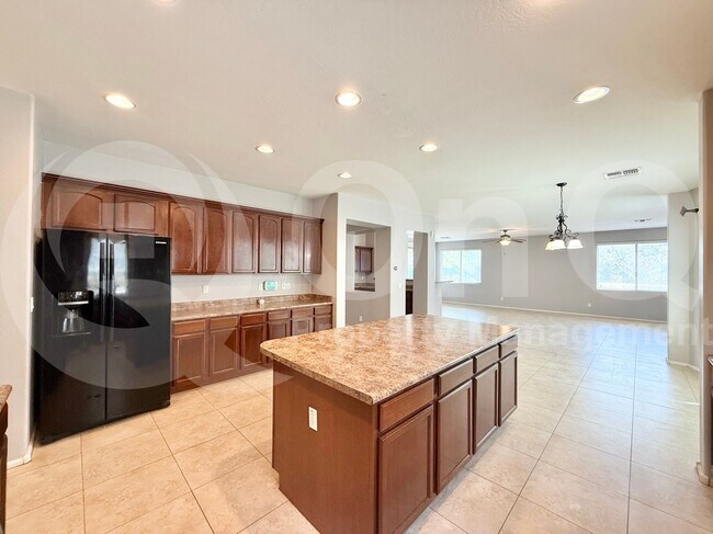 Building Photo - 4413 E Odessa Dr