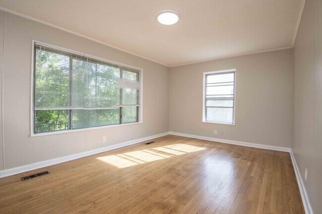 Foto del edificio - 1024 Susanne Ave