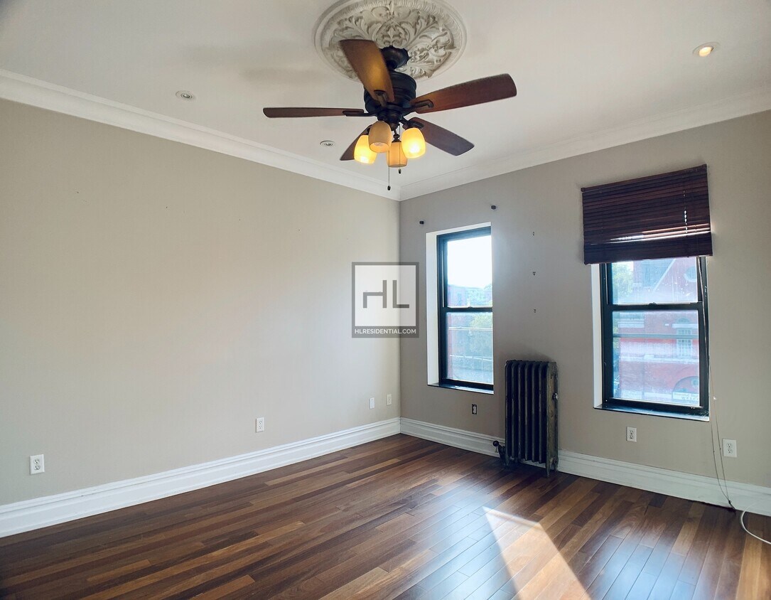 Huge 2BR South Slope Apartment for Rent in Brooklyn, NY