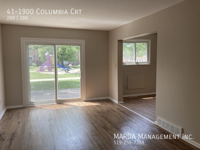 Building Photo - UPDATED 2 BED/1 BATH TOWNHOME IN SOUTH WINDSOR + UTILITIES