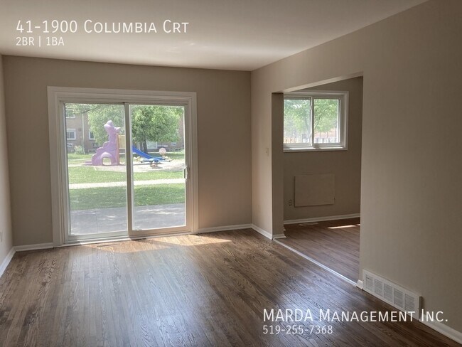 Photo du bâtiment - UPDATED 2 BED/1 BATH TOWNHOME IN SOUTH WINDSOR + UTILITIES