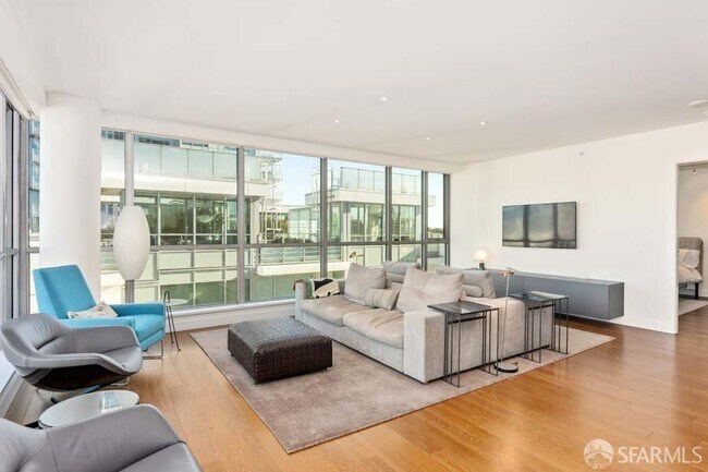 Foto del edificio - 718 Long Bridge St