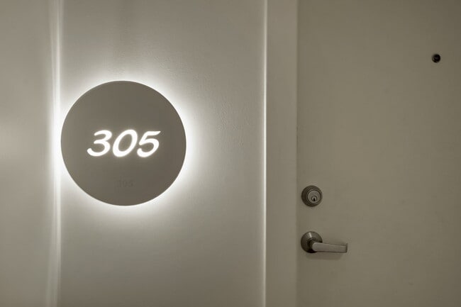 Building Photo - Beautifully Furnished Studio Condo in the ...