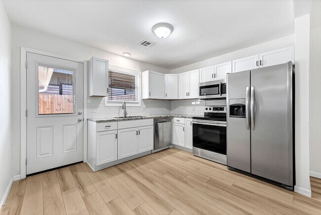 Foto del edificio - 14791-14793 Dutchmans Dr