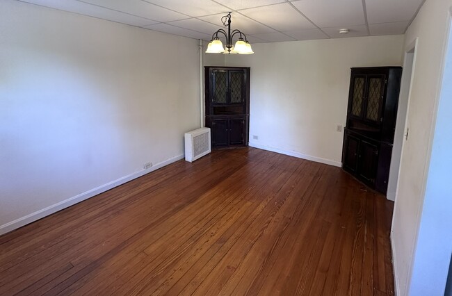 Building Photo - 116 Orient Way