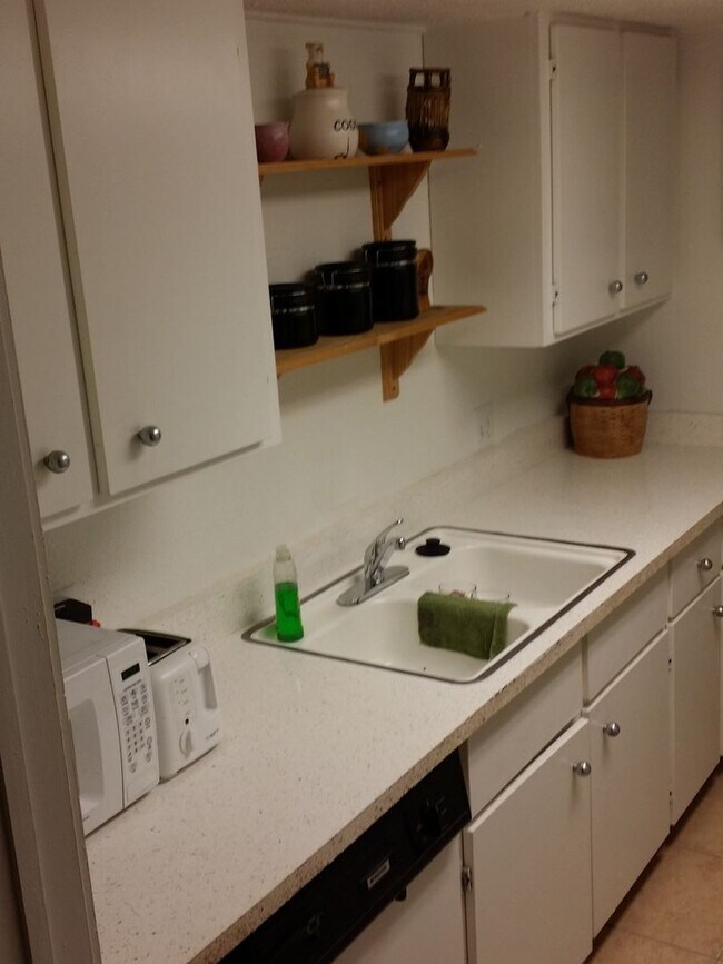 Building Photo - 2 Bedroom Townhome in Denver