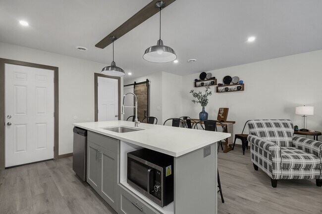 Foto del edificio - Garden Road Townhouses