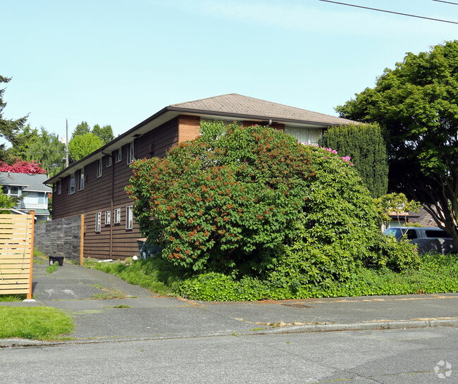 Building Photo - Saraman Apartments