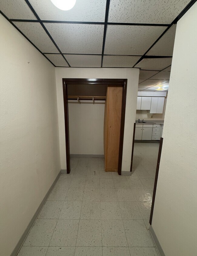 Foto del edificio - 320 Oak Ave N