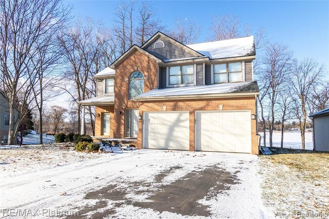 Building Photo - 179 Lakeshore Pointe Dr