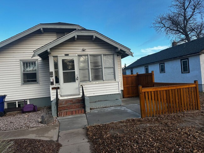 Building Photo - 2118 7th Ave