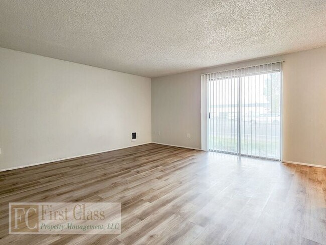 Building Photo - 1400 NE 186th Ave