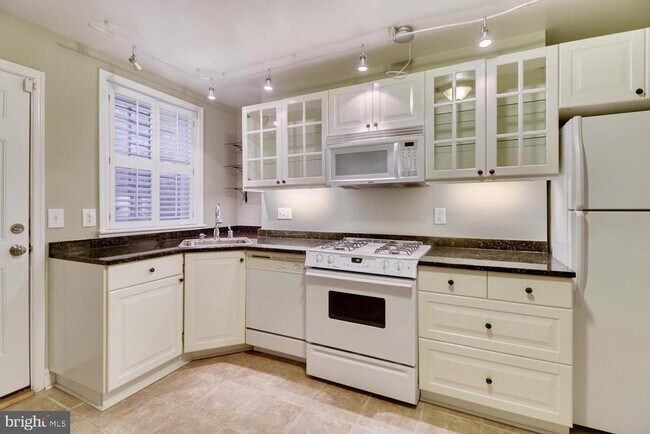 Foto del edificio - 1020 W Lombard St