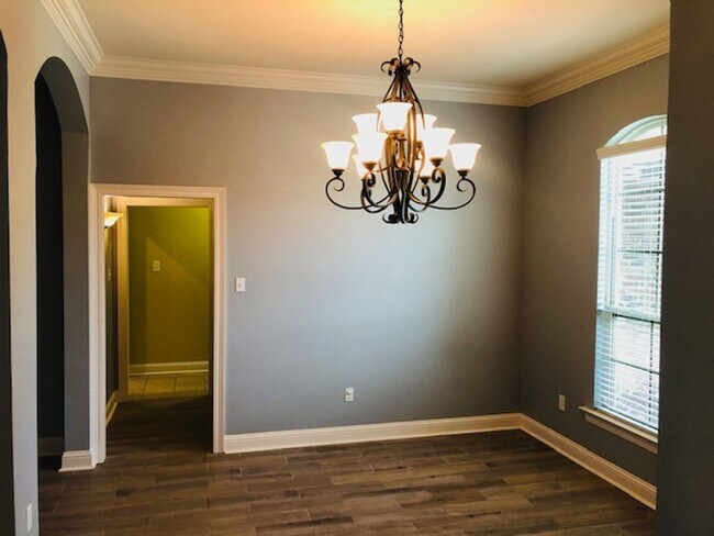 Building Photo - TURTLE CREEK-GATED-BENTON-BEAUTIFUL HOME-N...