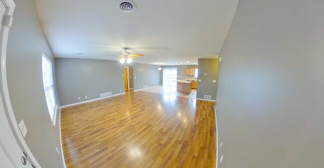 Building Photo - 3D Tour Available - Single Family Home on ...