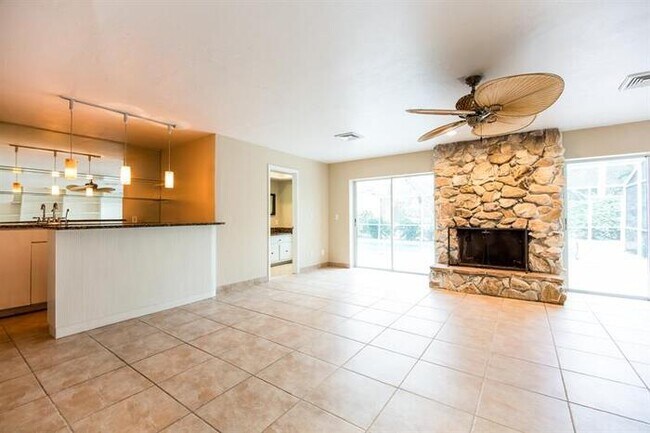 Building Photo - 13673 Pine Villa Ln, Fort Myers, FL, 33912