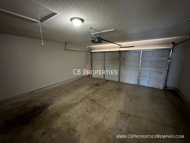 Building Photo - 4445 Shadow Leaf Cove N
