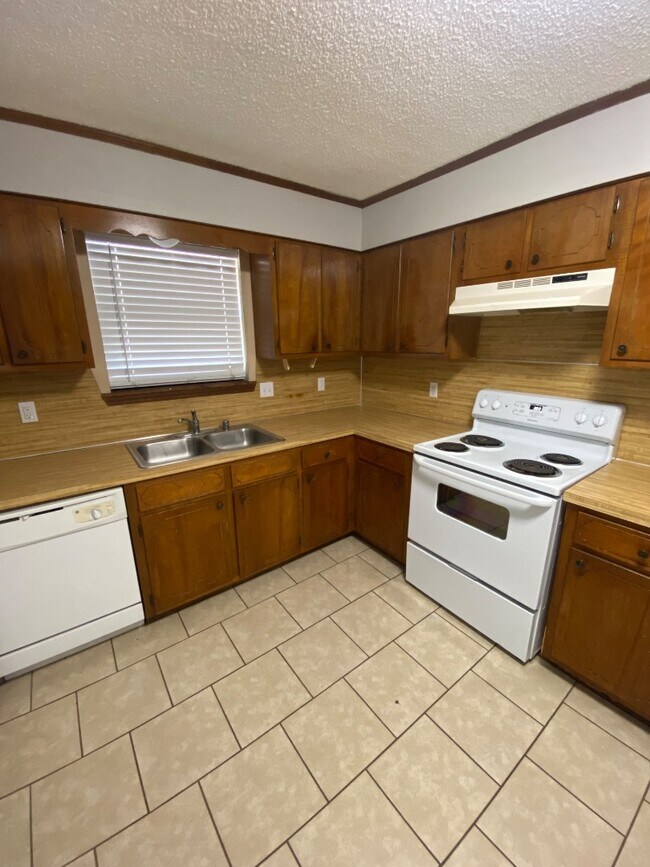 Foto del edificio - 1225 Woodside Dr