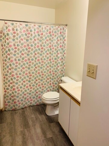 Building Photo - 894 Regent Dr