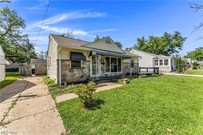 Building Photo - 13813 Leroy Ave