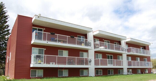 Building Photo - Redwood Manor