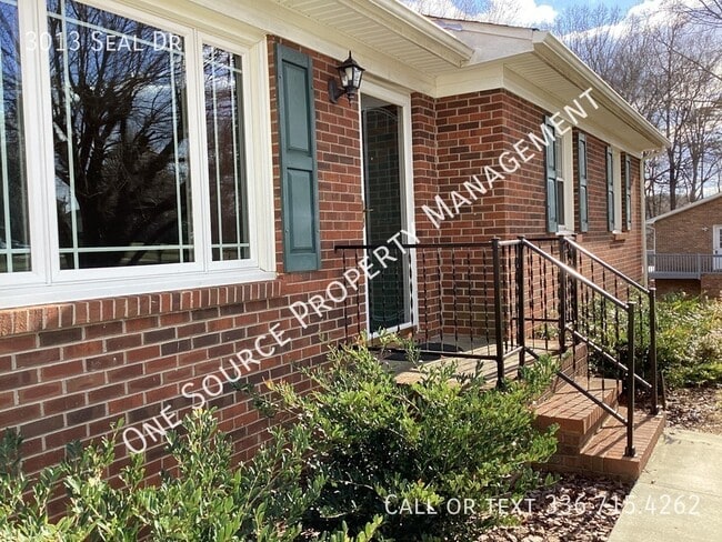 Building Photo - 3013 Seal Dr