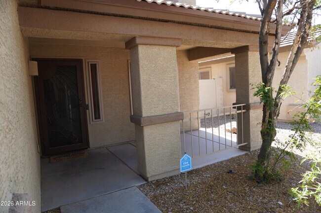 Building Photo - 29285 N Yellow Bee Dr