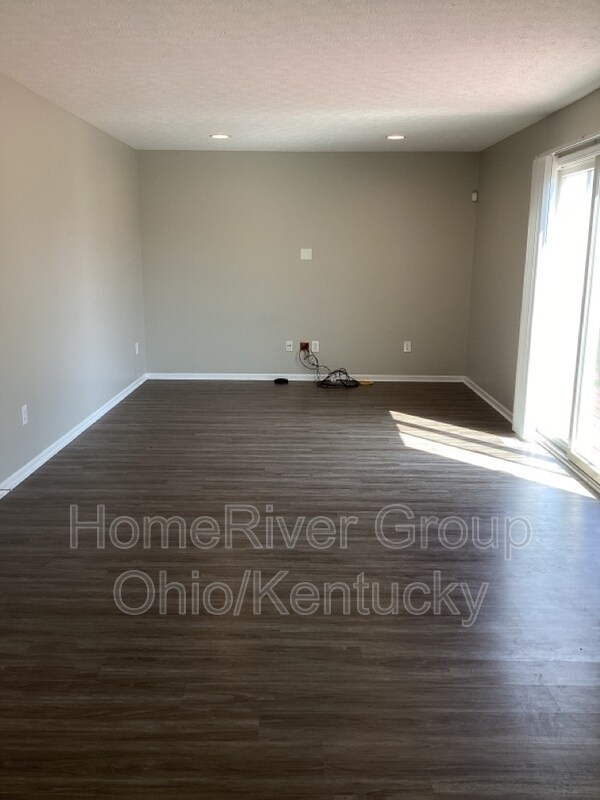 Building Photo - 746 Moreno Dr