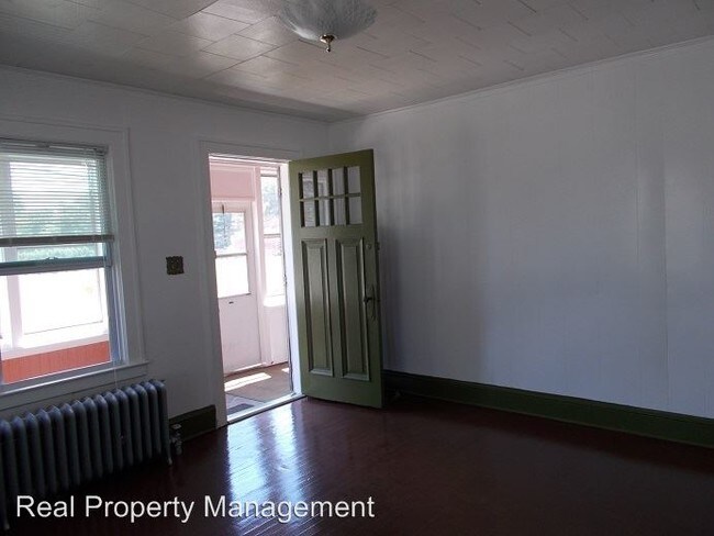 Building Photo - 258 Silver Ln