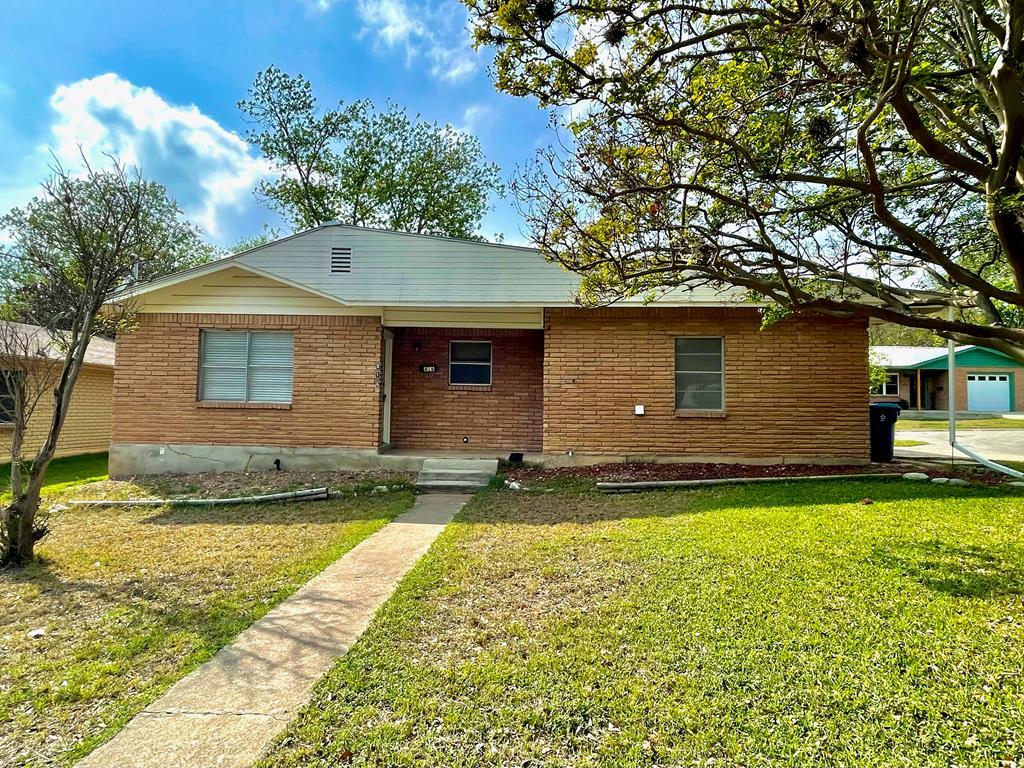 816 Lamar St, Kerrville, TX 78028 House for Rent in Kerrville, TX