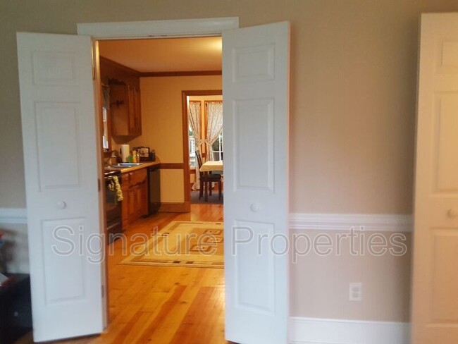 Building Photo - 8406 Sir Sagamore Ct