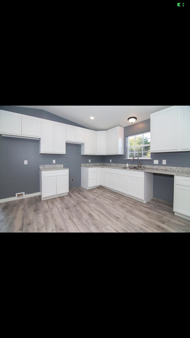 Foto del edificio - 305 S 12th St